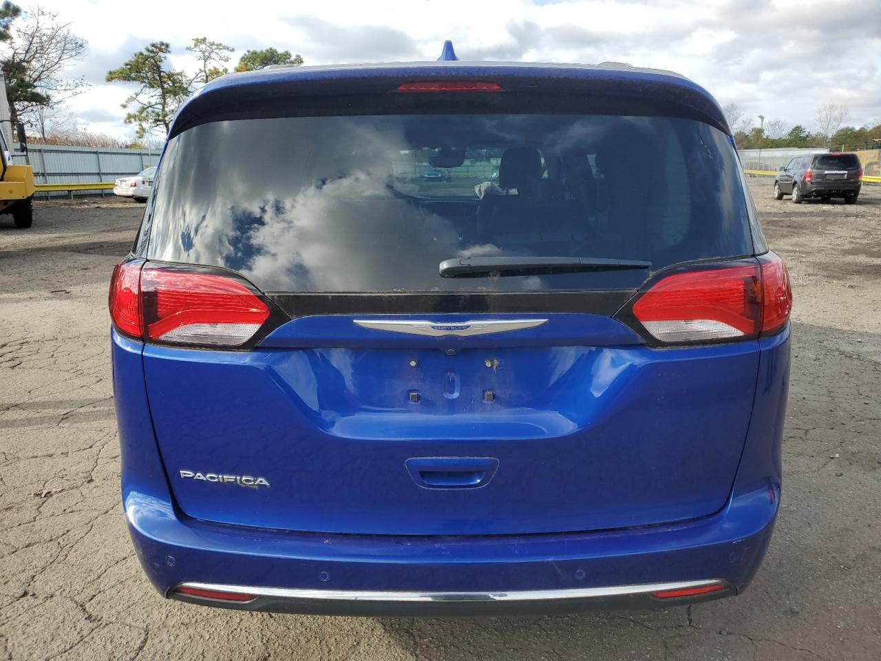 2018 Chrysler Pacifica Touring L VIN: 2C4RC1BG6JR318095 Lot: 91607085