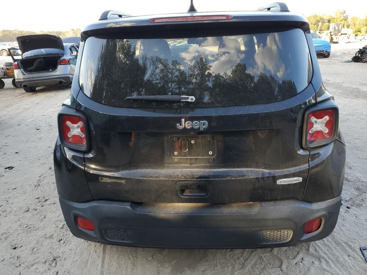 2018 Jeep Renegade Latitude VIN: ZACCJABB7JPJ58715 Lot: 92613285