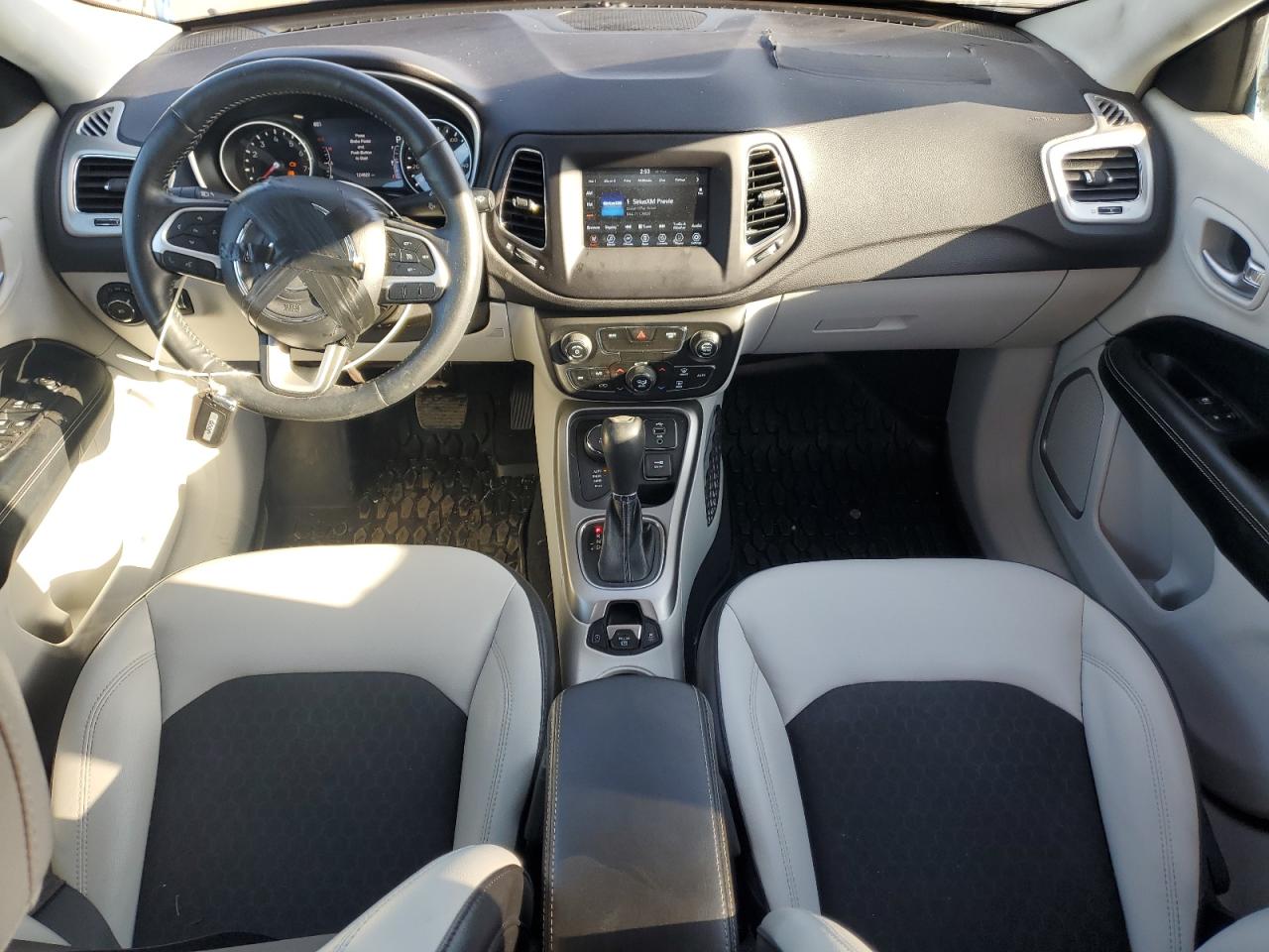 2018 Jeep Compass Latitude VIN: 3C4NJDBBXJT307219 Lot: 92636695