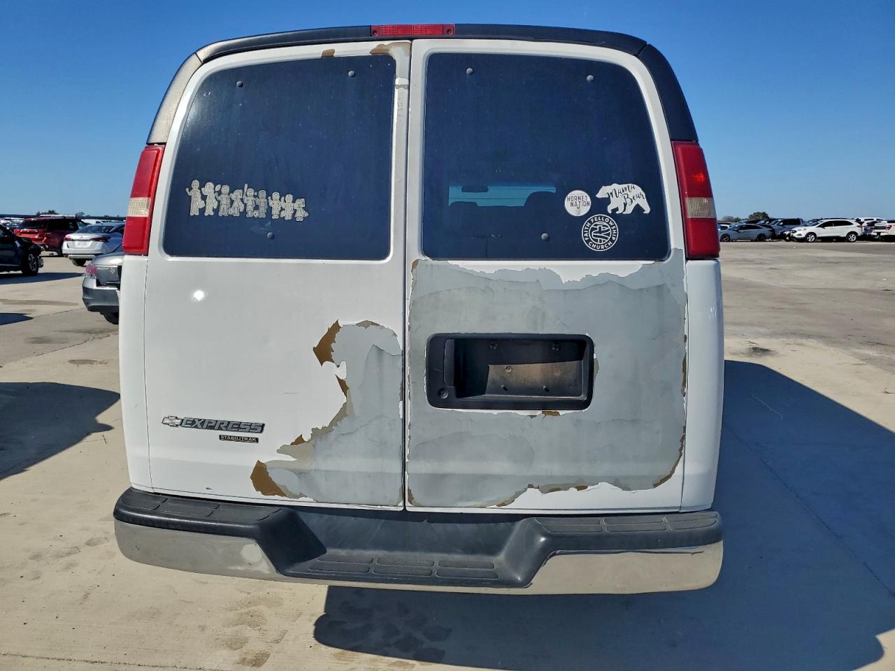 2008 Chevrolet Express G3500 VIN: 1GAHG39K081179708 Lot: 90321005