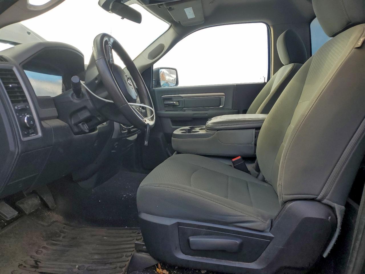 2017 Ram 1500 St VIN: 3C6JR7AT3HG523586 Lot: 94107005