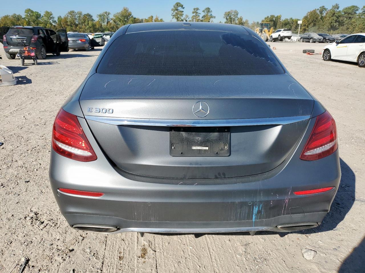 2018 Mercedes-Benz E 300 VIN: WDDZF4JB3JA392017 Lot: 91405965