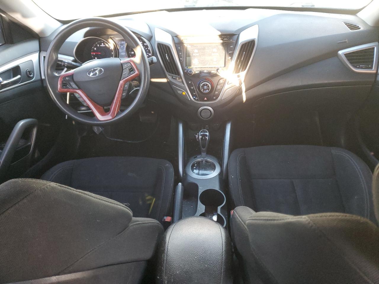 2015 Hyundai Veloster VIN: KMHTC6AD2FU245095 Lot: 92332175