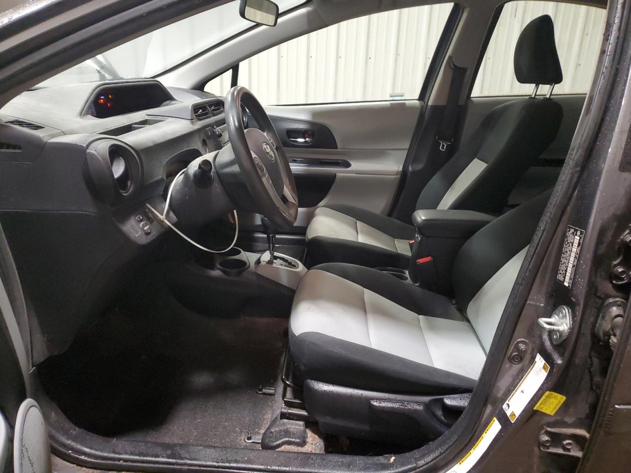 2013 Toyota Prius C VIN: JTDKDTB33D1037002 Lot: 92884165