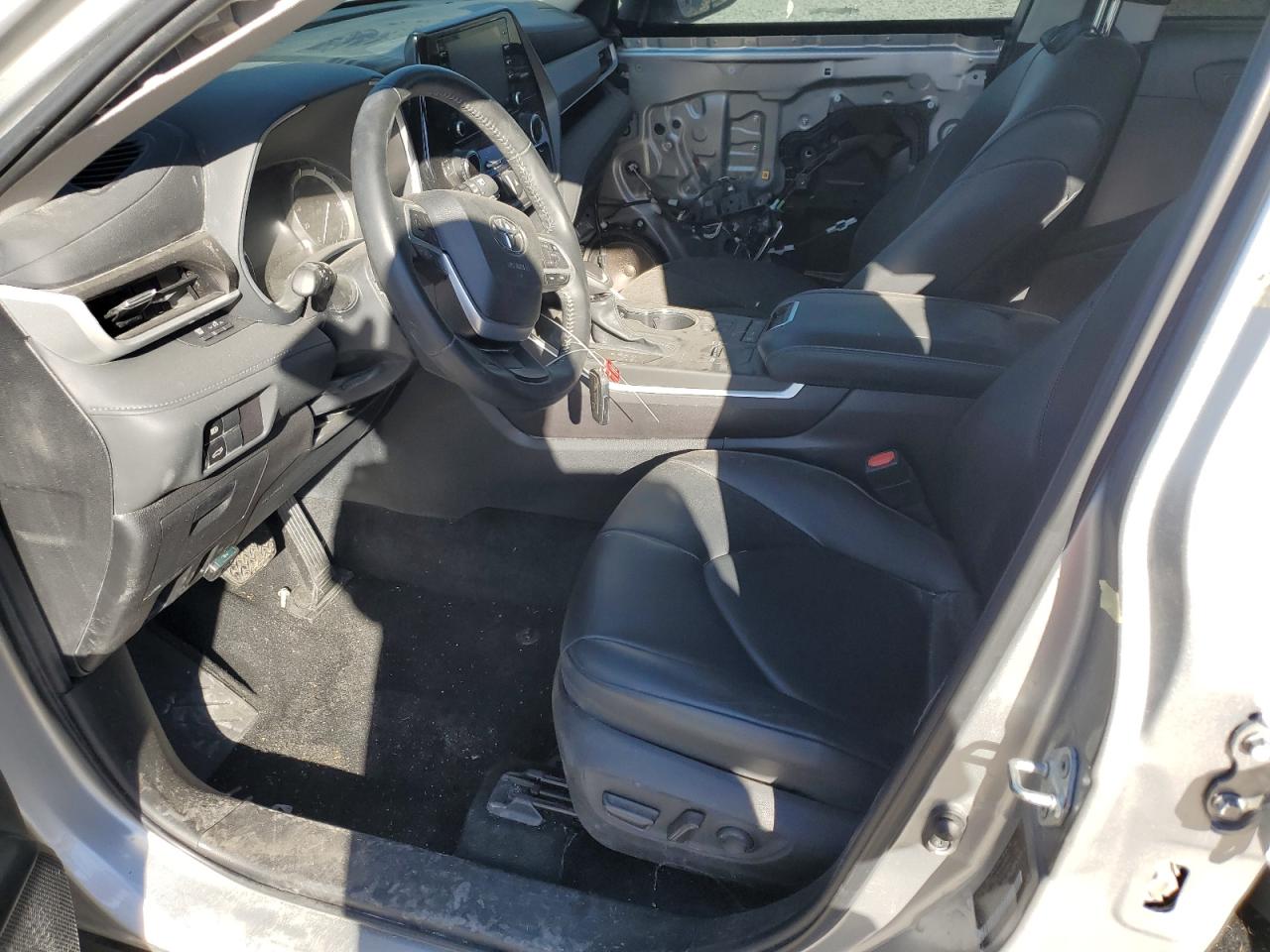 2022 Toyota Highlander Xle VIN: 5TDGZRAH8NS140704 Lot: 91318485