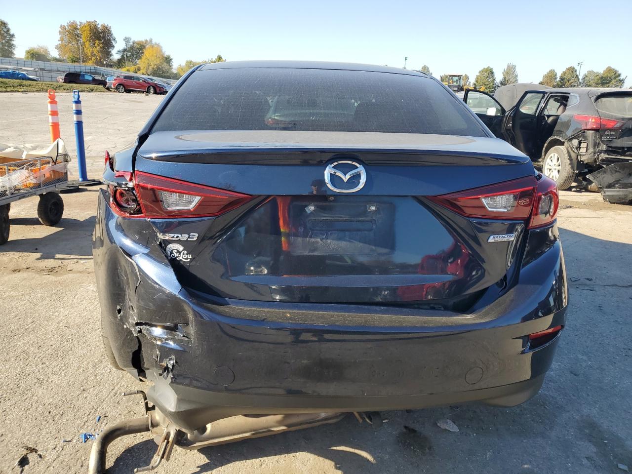 2018 Mazda 3 Touring VIN: 3MZBN1V38JM205662 Lot: 90739335