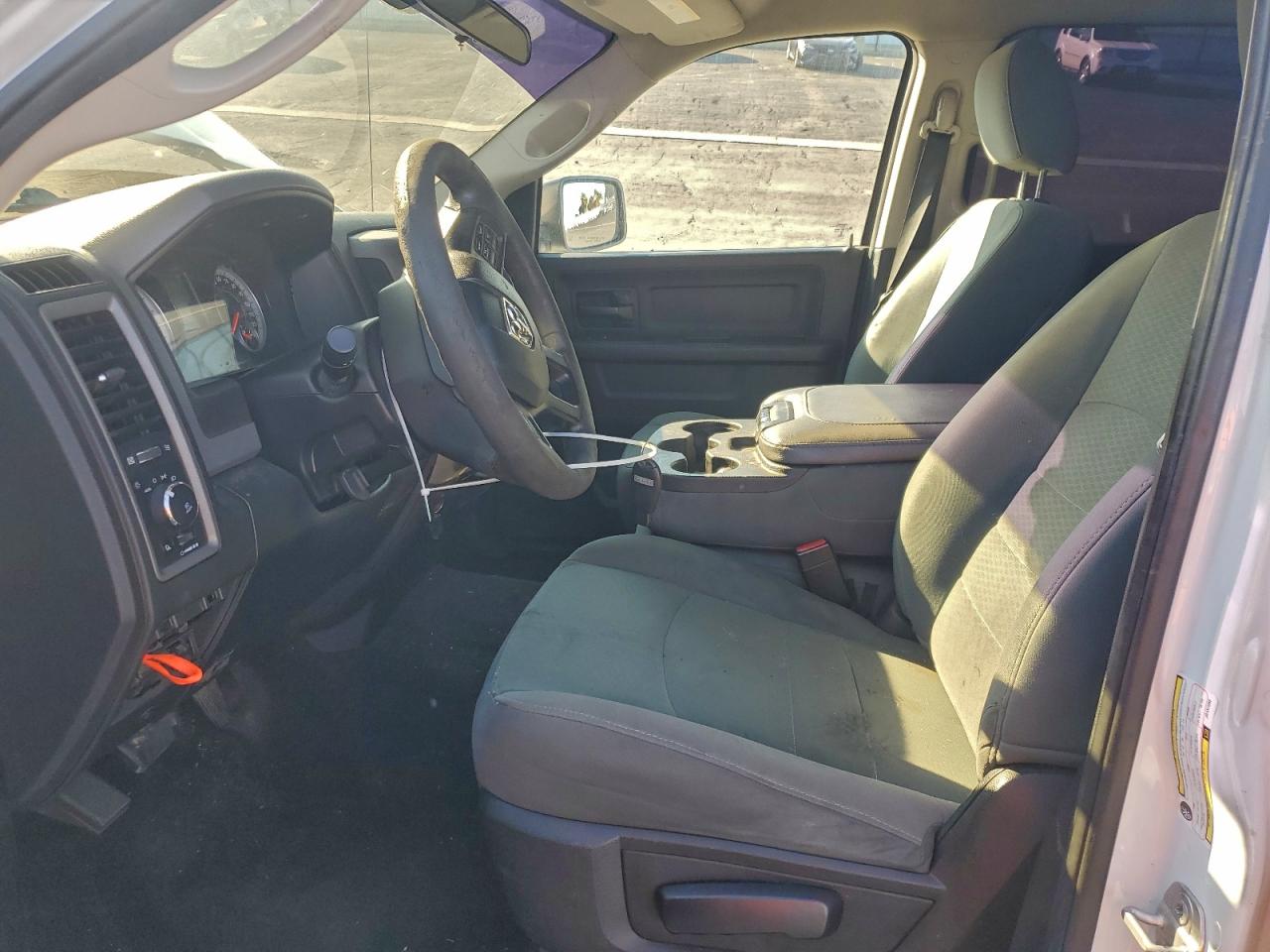 2018 Ram 1500 St VIN: 3C6RR6KT2JG137582 Lot: 94038915