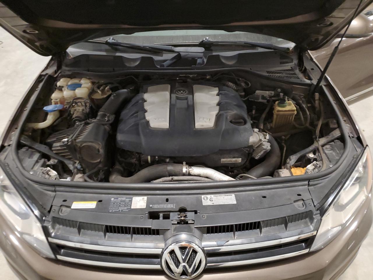 2011 Volkswagen Touareg V6 Tdi VIN: WVGFK9BP0BD002048 Lot: 93319085