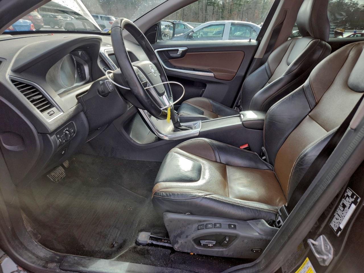 2017 Volvo Xc60 T6 Dynamic VIN: YV449MRR7H2128491 Lot: 93872815