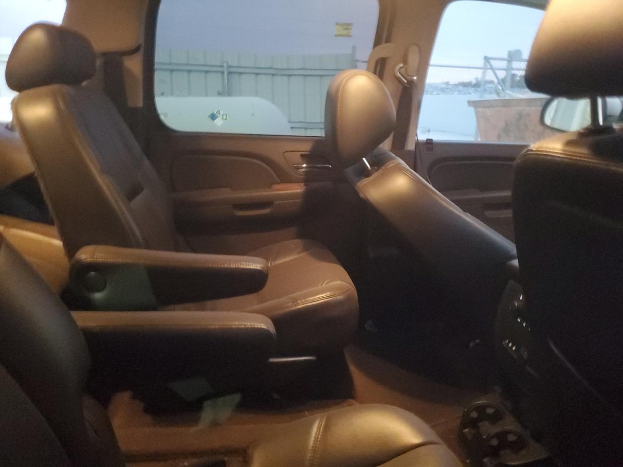 2010 GMC Yukon Xl K1500 Slt VIN: 1GKUKKE39AR195298 Lot: 90909075