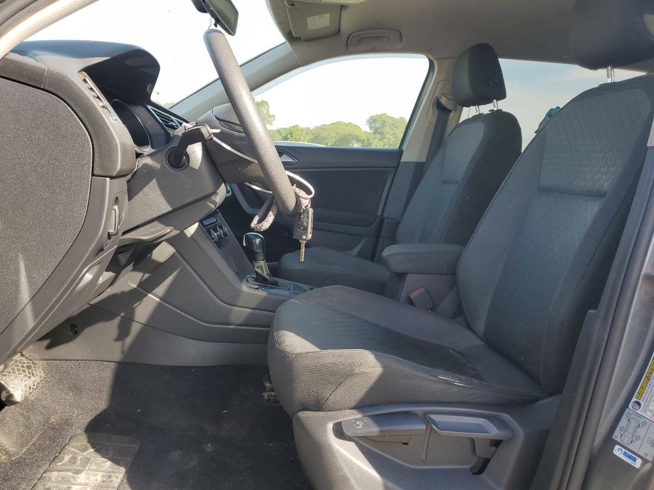 2018 Volkswagen Tiguan S VIN: 3VV1B7AX1JM079911 Lot: 92442575