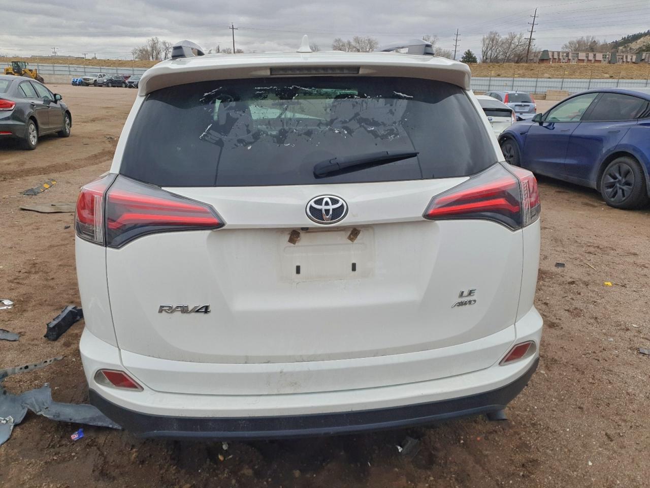 2018 Toyota Rav4 Le VIN: JTMBFREV2JJ739835 Lot: 94589815