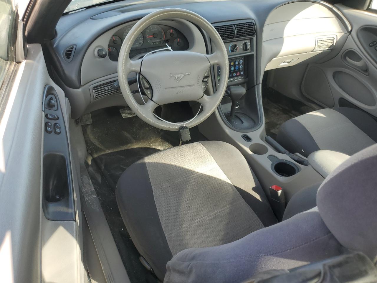 2001 Ford Mustang VIN: 1FAFP40421F153936 Lot: 92379525