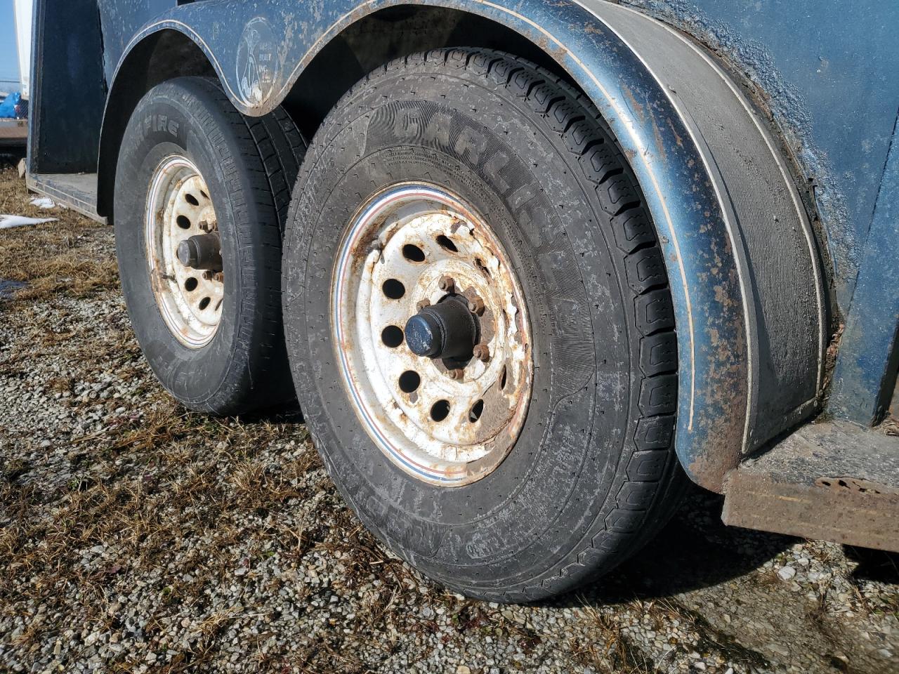 1992 Kief Unknown - Livestock Trailer VIN: 1DVHR1729NK024538 Lot: 91903245