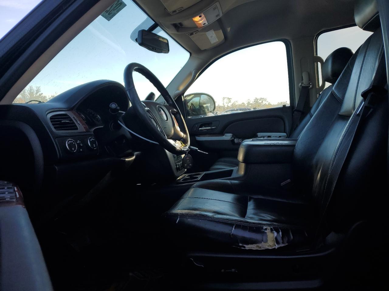 2013 GMC Yukon Xl K1500 Slt VIN: 1GKS2KE75DR332820 Lot: 92953055