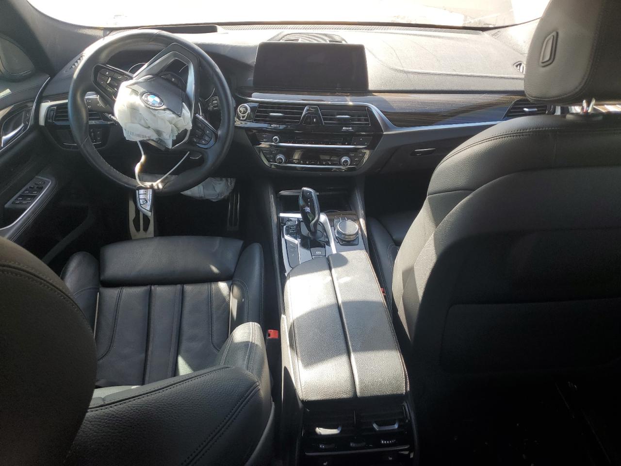 Фото: WBAJV6C55JBK07681