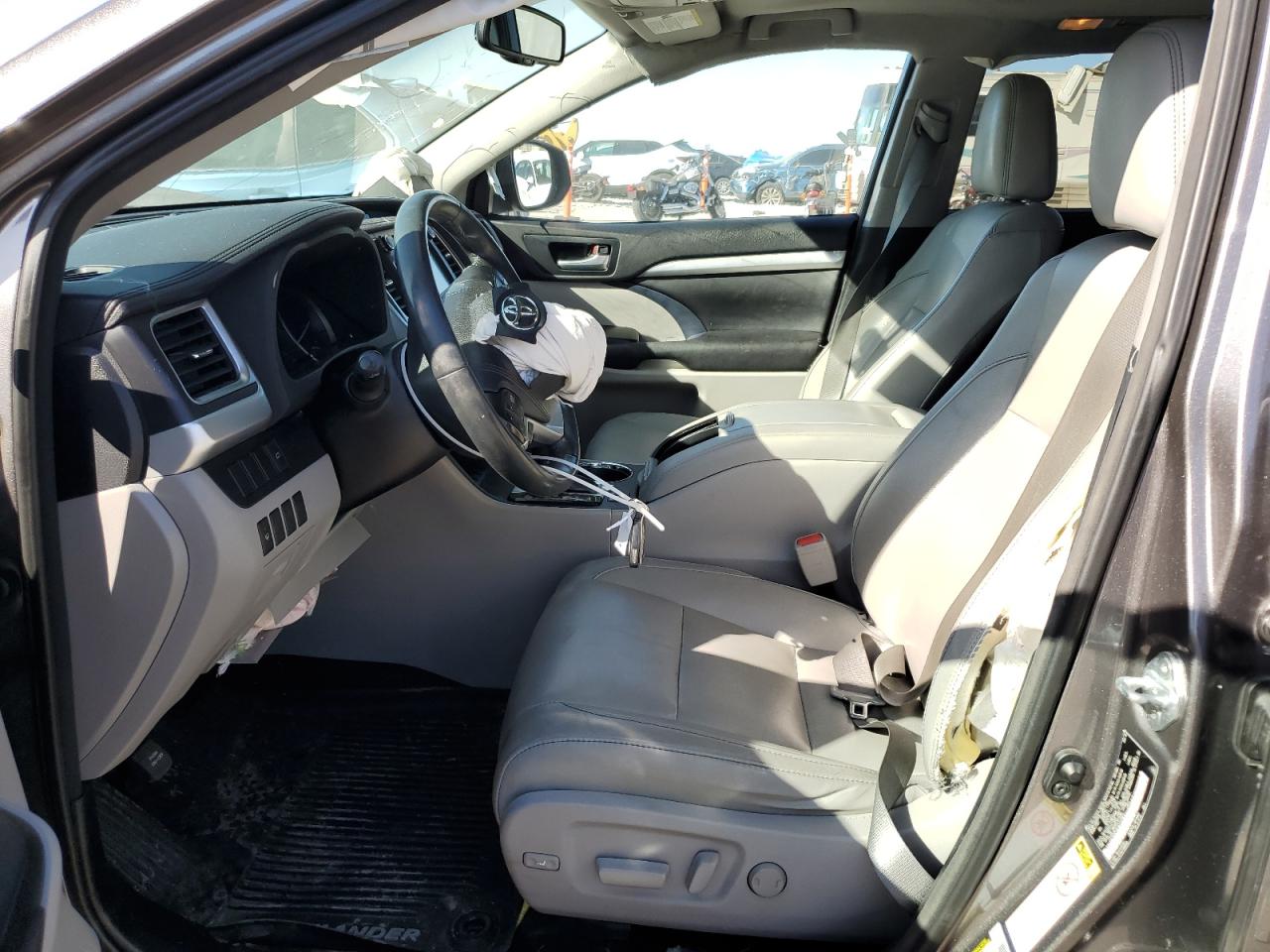 2016 Toyota Highlander Xle VIN: 5TDKKRFH4GS179669 Lot: 92173485