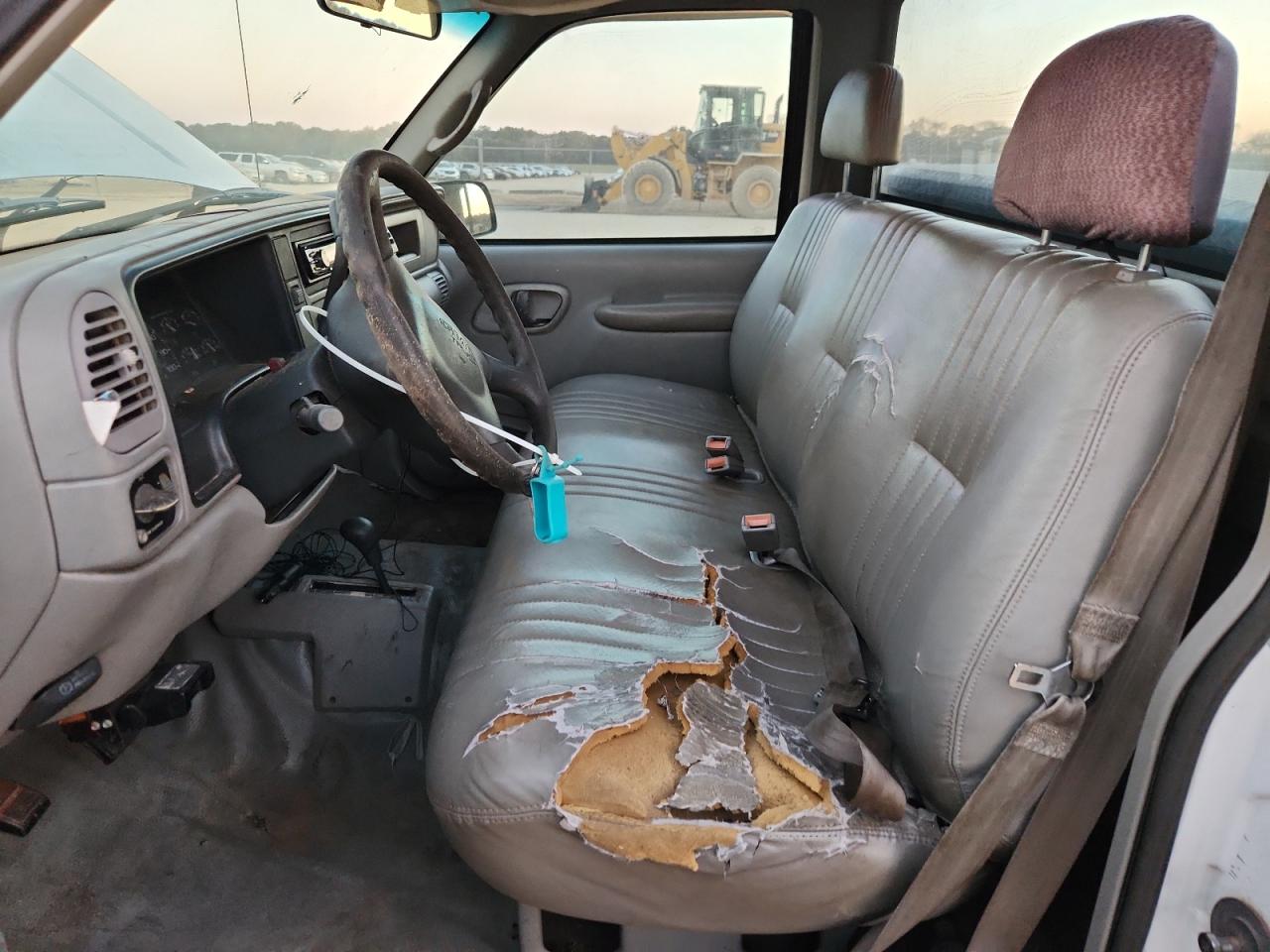 1999 GMC Sierra K2500 VIN: 1GTGK24R3XR703966 Lot: 92664755