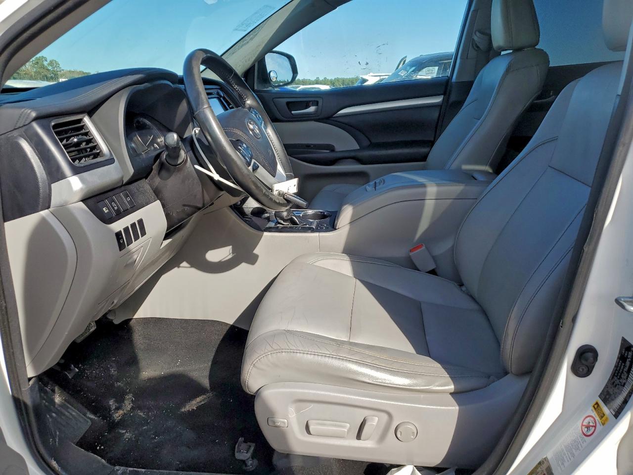 2018 Toyota Highlander Se VIN: 5TDJZRFH8JS817002 Lot: 94410685