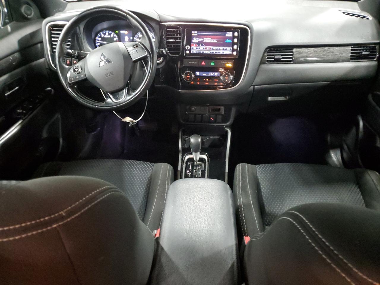 2018 Mitsubishi Outlander Se VIN: JA4AZ3A38JZ024204 Lot: 92387375