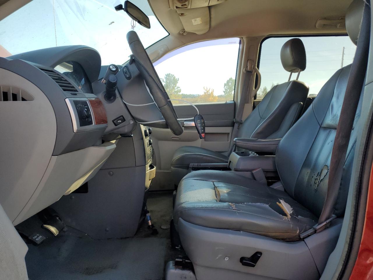 2008 Chrysler Town & Country Touring VIN: 2A8HR54P08R124972 Lot: 90713205