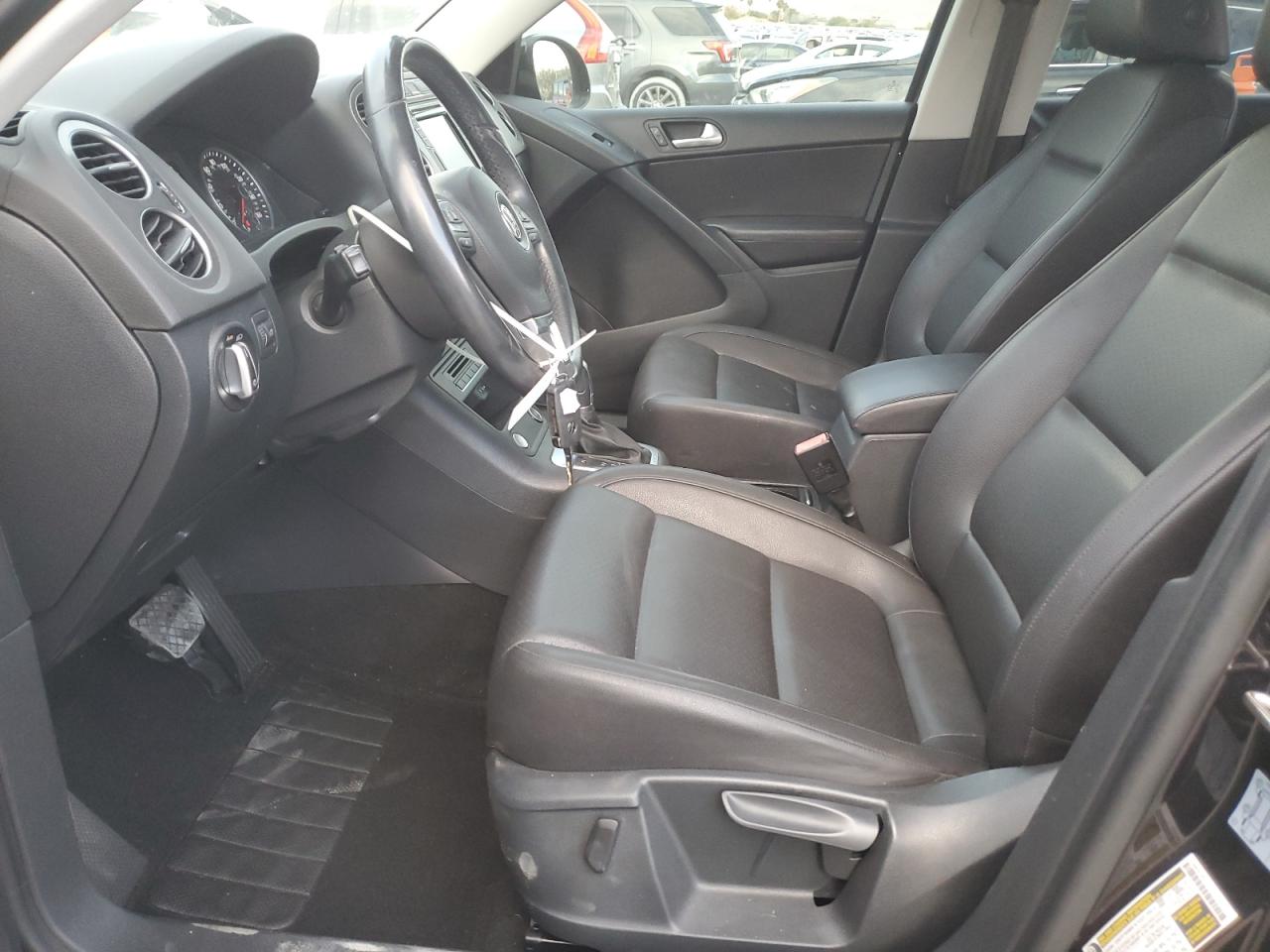 2017 Volkswagen Tiguan S VIN: WVGAV7AX6HK012370 Lot: 92508125