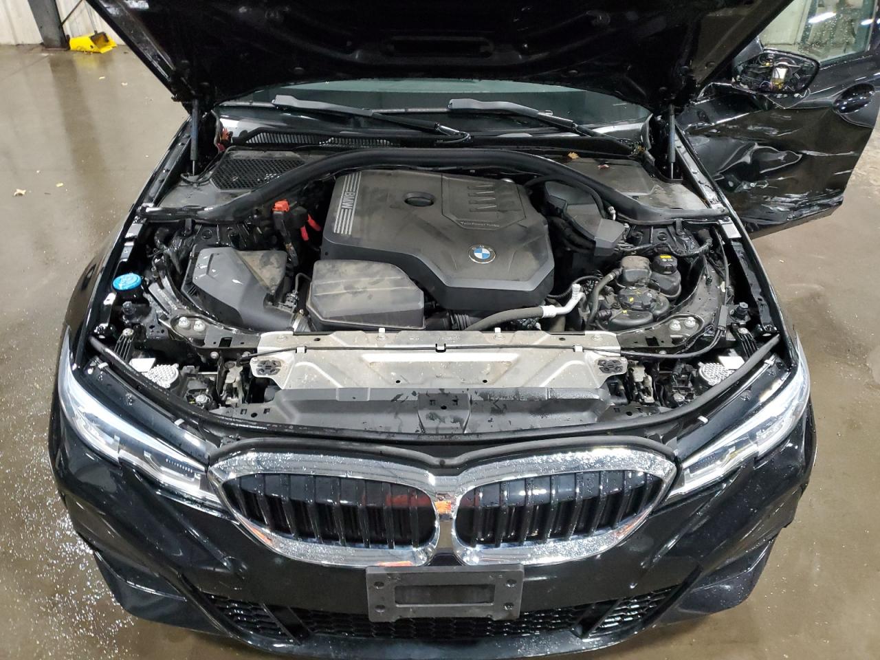 Фото: 3MW5R7J03L8B44829