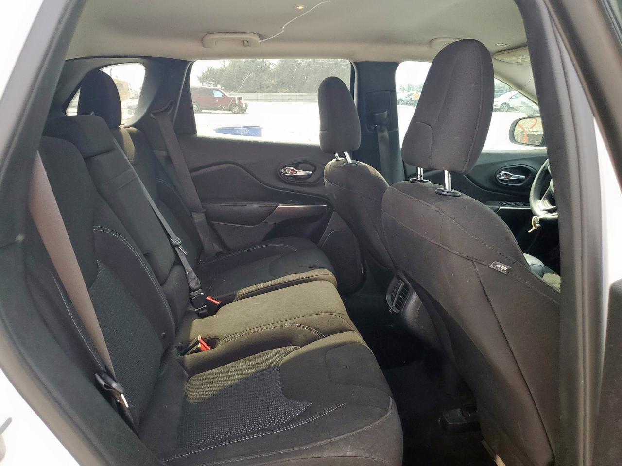 2019 Jeep Cherokee Latitude VIN: 1C4PJLCBXKD326541 Lot: 93253775