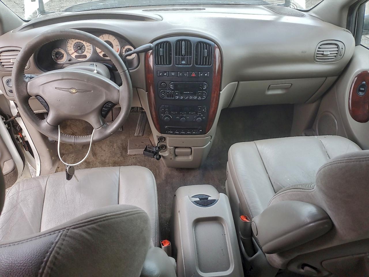 2002 Chrysler Town & Country Limited VIN: 2C8GP64L22R767602 Lot: 94177965