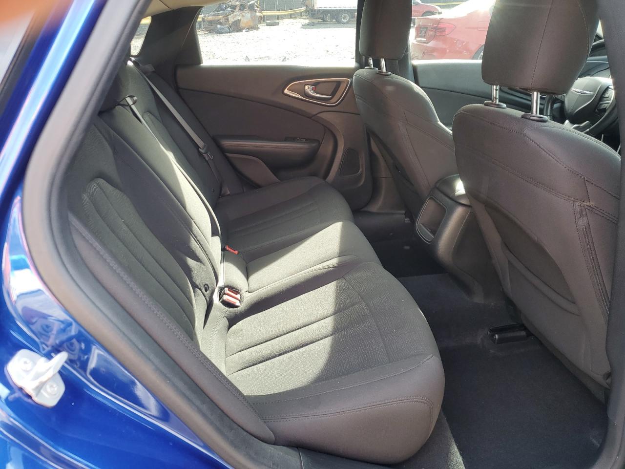 2015 Chrysler 200 Limited VIN: 1C3CCCAB0FN564866 Lot: 89551555