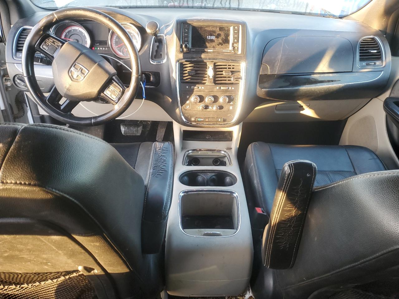 2019 Dodge Grand Caravan Sxt VIN: 2C4RDGCG0KR777025 Lot: 92704075