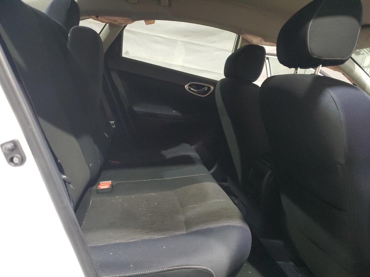 2015 Nissan Sentra S VIN: 3N1AB7APXFY304022 Lot: 92356975