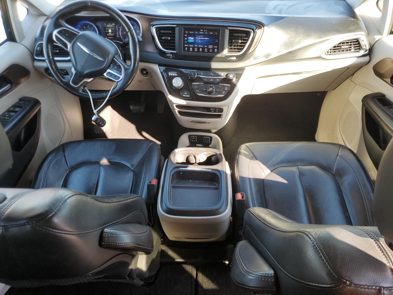 2018 Chrysler Pacifica Touring L VIN: 2C4RC1BG7JR322947 Lot: 92819125