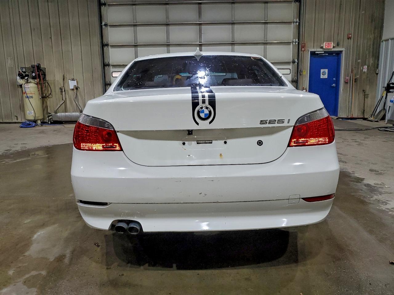 Фото: WBANE53506CK78509