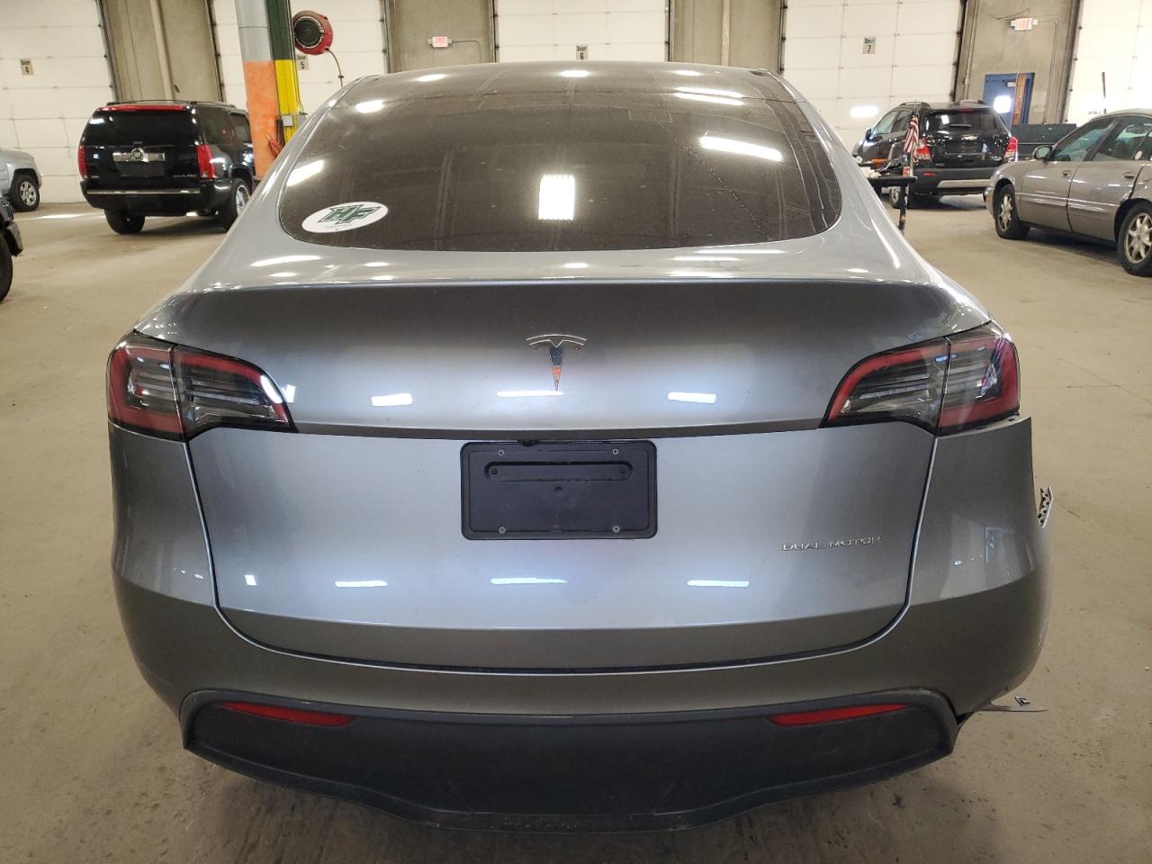 2024 Tesla Model Y VIN: 7SAYGDEE2RA278794 Lot: 92500895