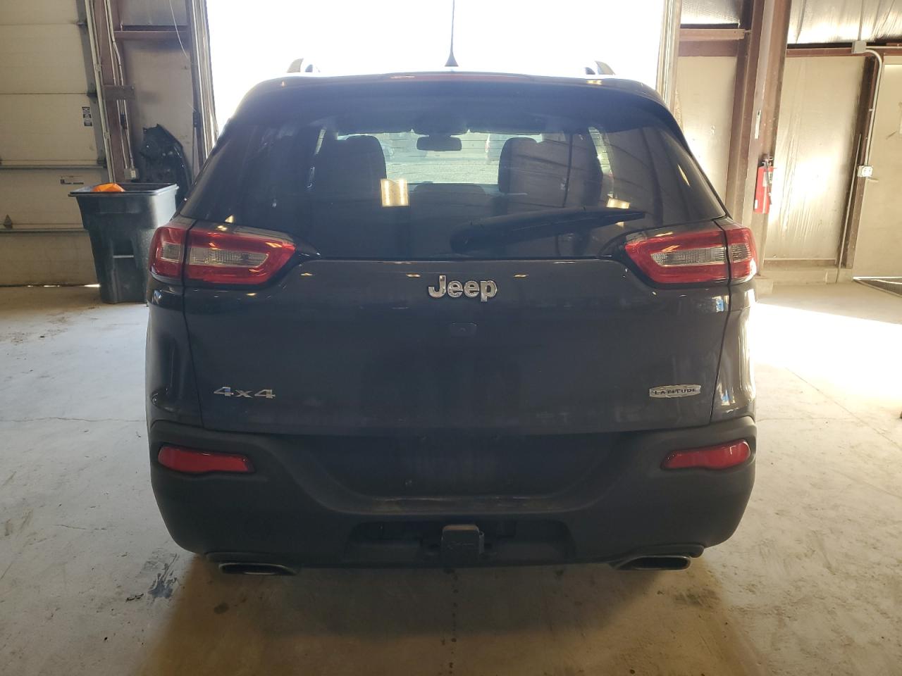 2016 Jeep Cherokee Latitude VIN: 1C4PJMCS9GW161373 Lot: 92336615