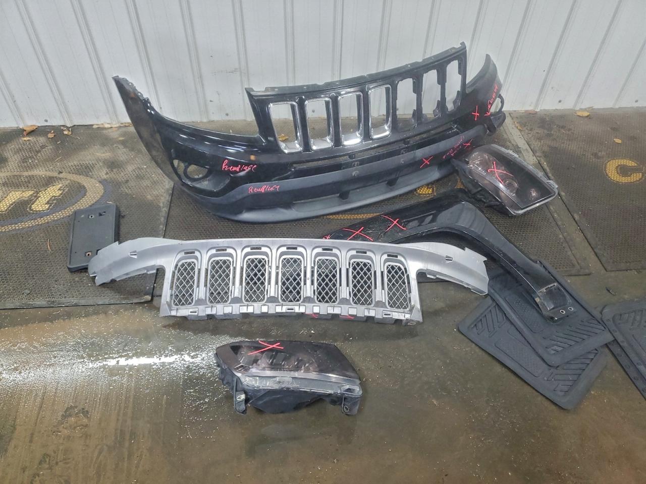 2016 Jeep Compass Latitude VIN: 1C4NJDEB9GD746020 Lot: 92918955