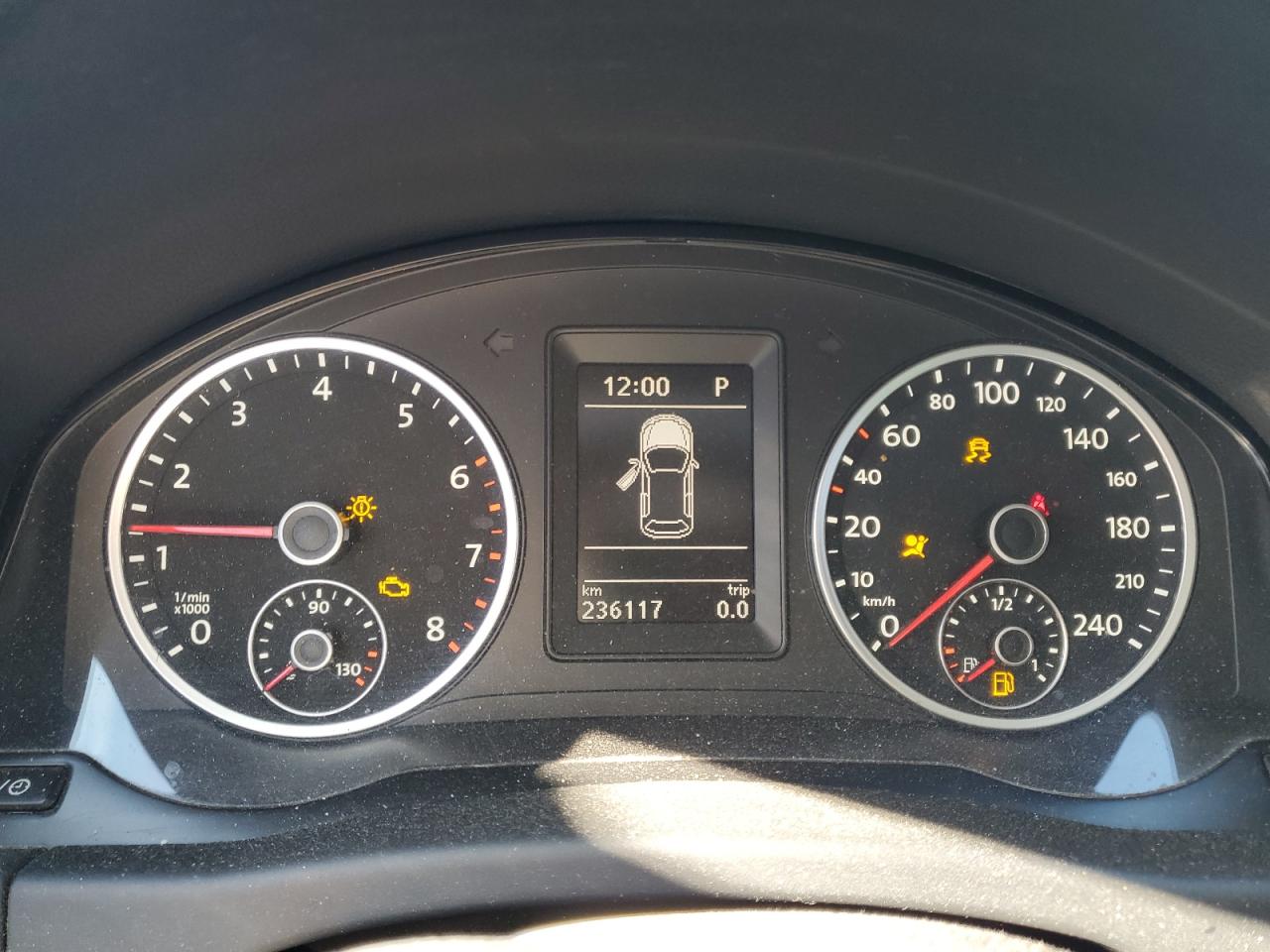 2015 Volkswagen Tiguan S VIN: WVGJV7AXXFW516748 Lot: 92627485