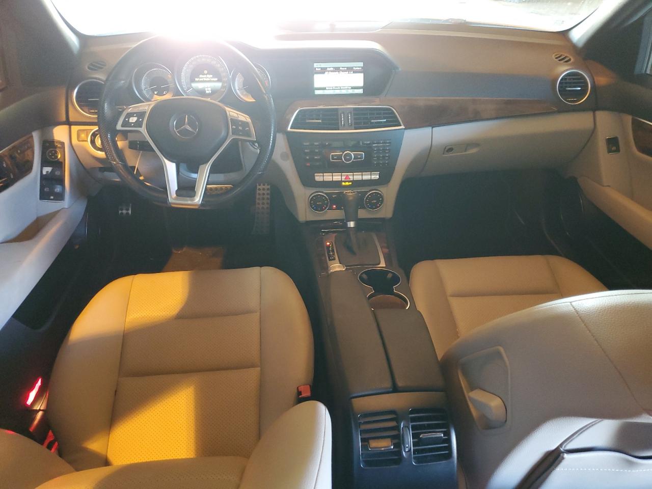 2014 Mercedes-Benz C 250 VIN: WDDGF4HB8EG237835 Lot: 92230165