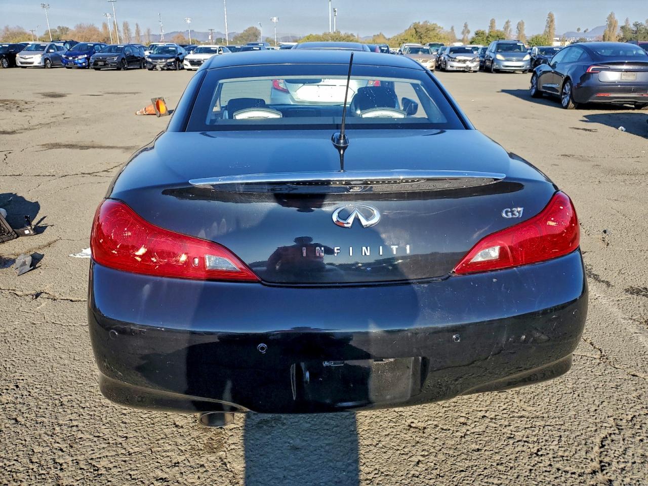 2010 Infiniti G37 Base VIN: JN1CV6FE7AM351473 Lot: 93902005