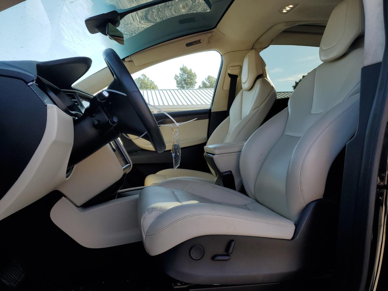 2018 Tesla Model X VIN: 5YJXCAE27JF124615 Lot: 90008425