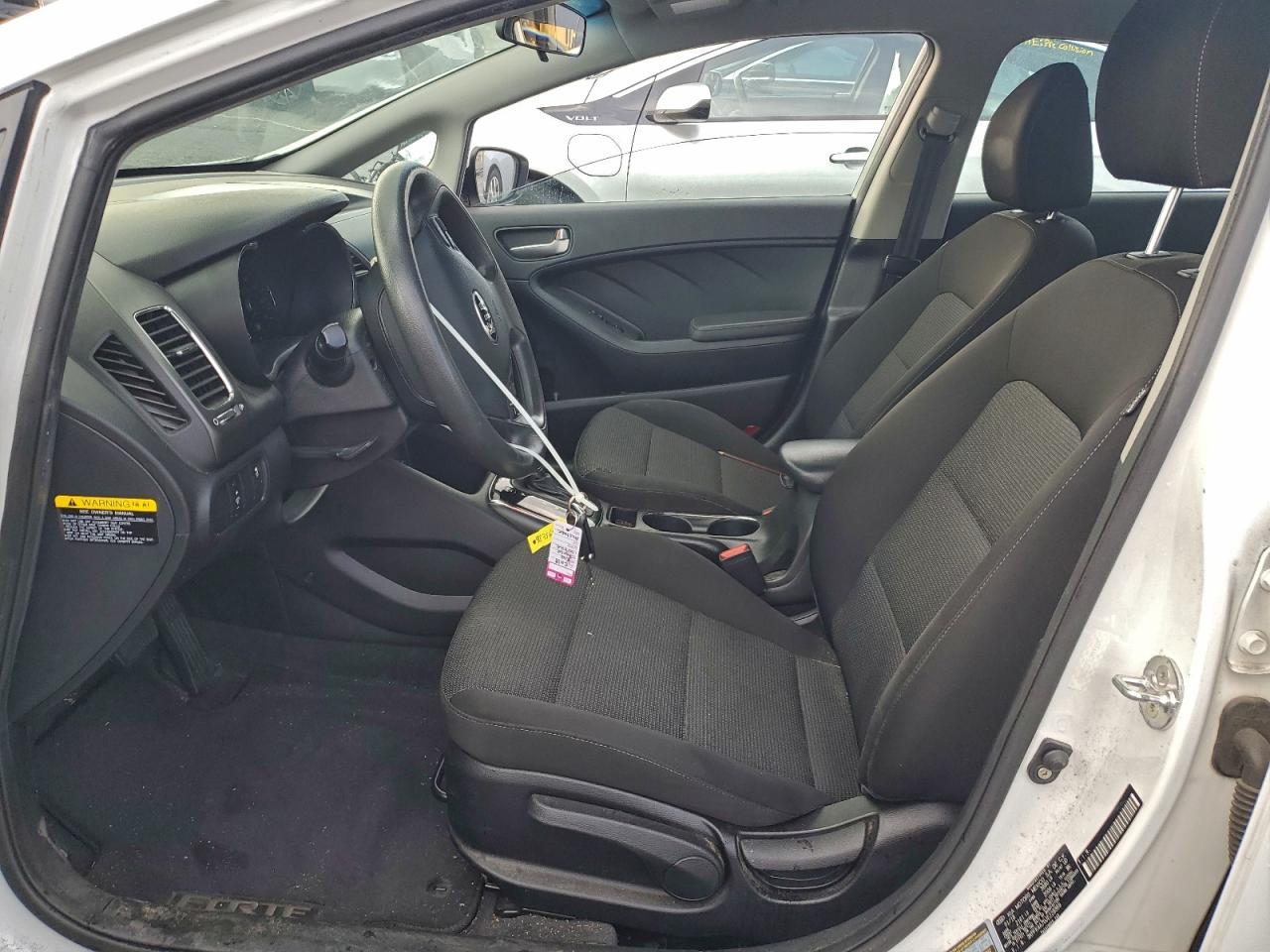 2018 Kia Forte Lx VIN: 3KPFK4A70JE228869 Lot: 92756555