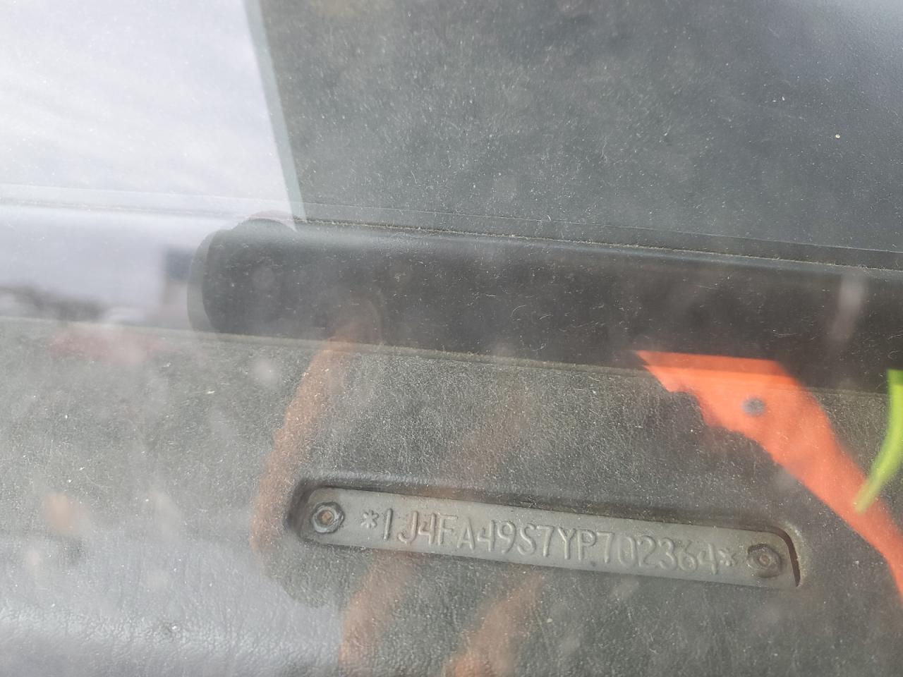 2000 Jeep Wrangler / Tj Sport VIN: 1J4FA49S7YP702364 Lot: 92419255