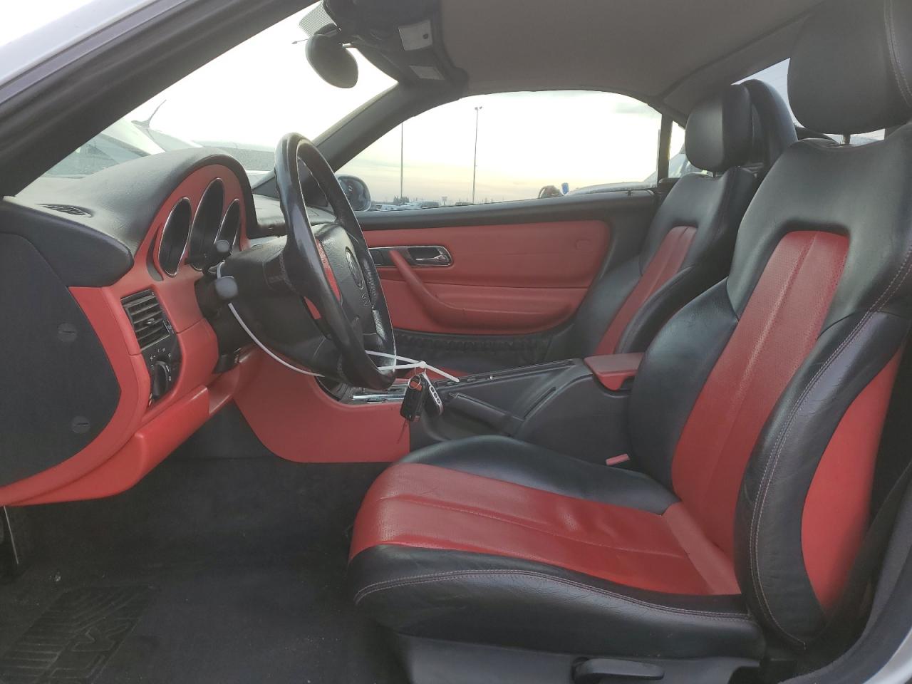 1999 Mercedes-Benz Slk 230 Kompressor VIN: WDBKK47F9XF124889 Lot: 92410845