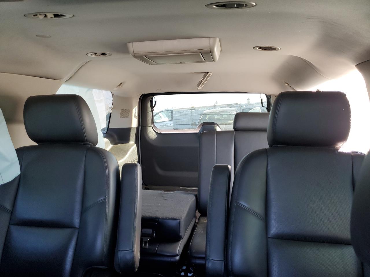 2014 GMC Yukon Xl Denali VIN: 1GKS2MEF1ER140038 Lot: 91318595