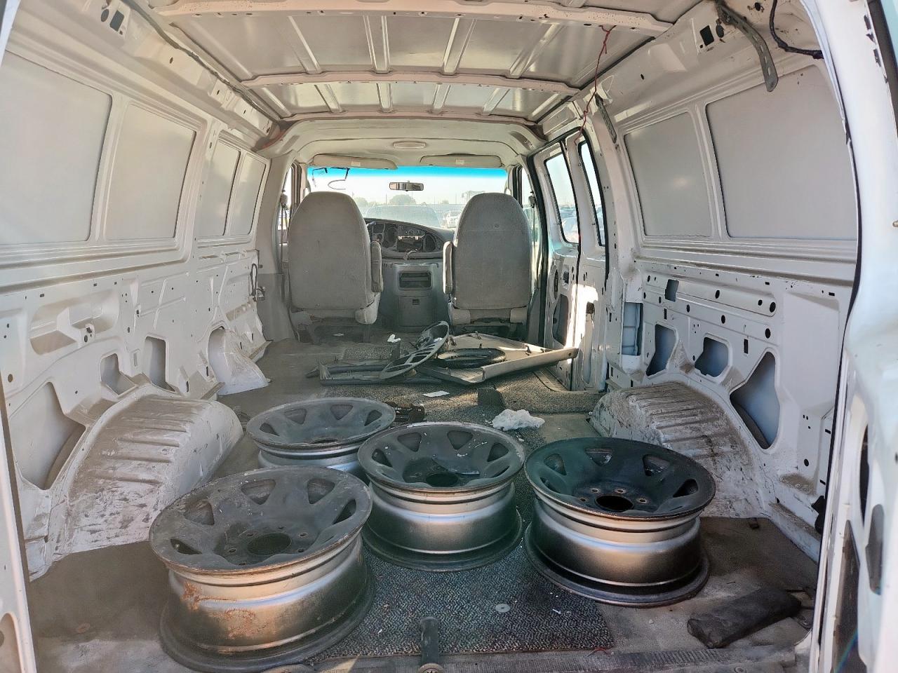 2003 Ford E350 Delivery Van VIN: 1FTSE34L23HB98117 Lot: 91693325