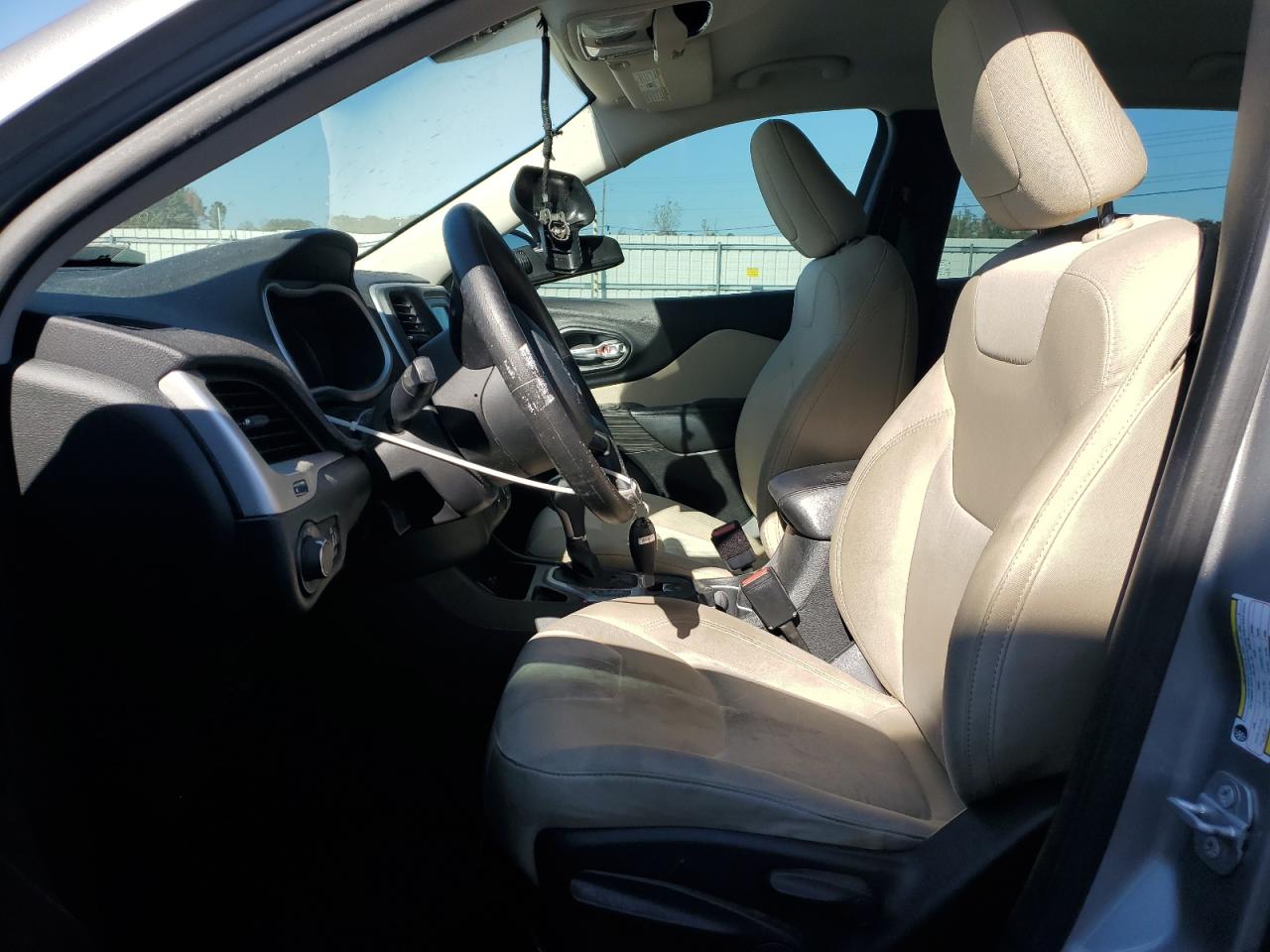 2015 Jeep Cherokee Sport VIN: 1C4PJLAB0FW612122 Lot: 92836335