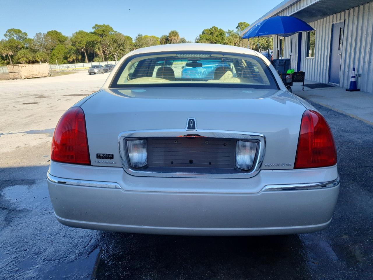 2006 Lincoln Town Car Signature VIN: 1LNHM81W56Y638064 Lot: 92654125