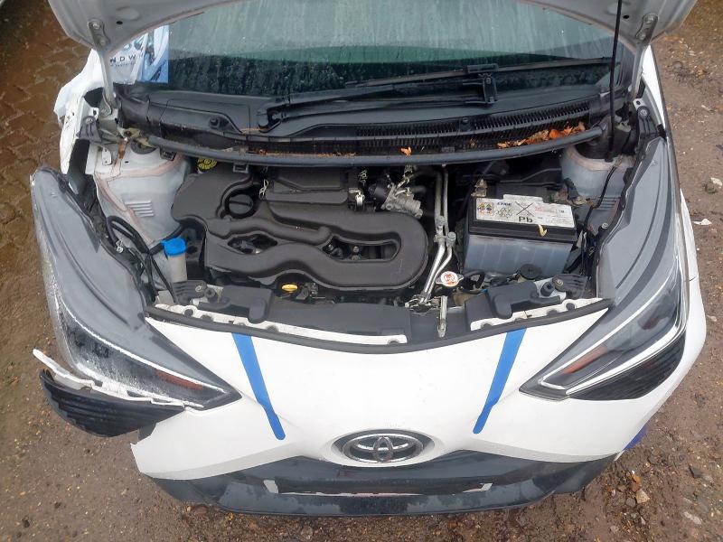 2022 TOYOTA AYGO X-PLA