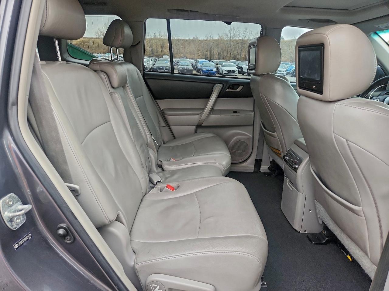 2011 Toyota Highlander Base VIN: 5TDZK3EH9BS031779 Lot: 93479275